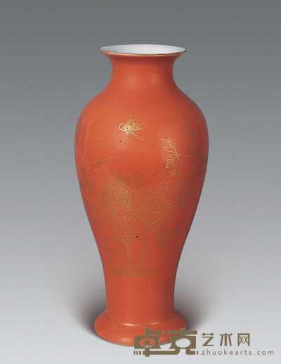 民国 珊瑚红描金花蝶瓶 高27.5cm